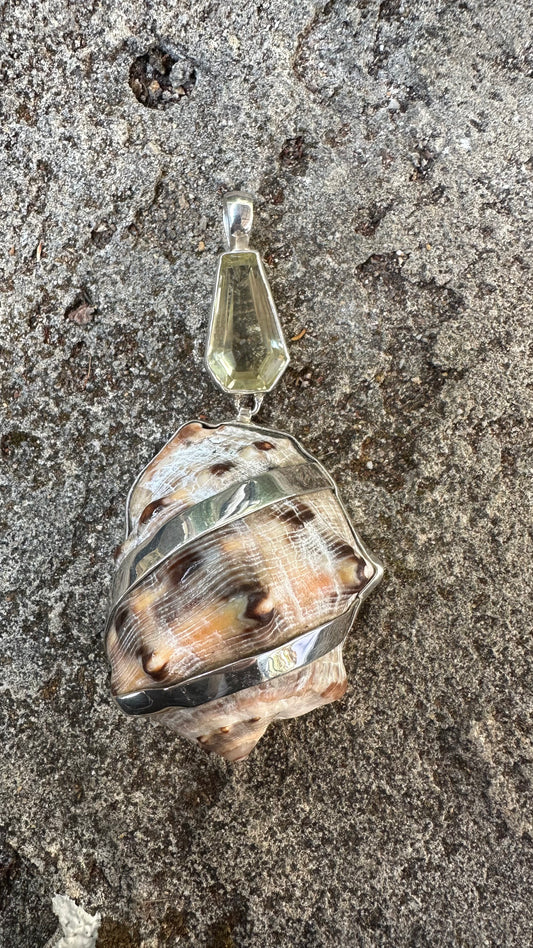 Pendant - Lemon Quartz with Shell