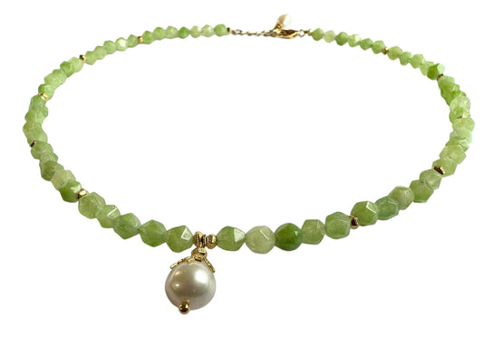 Necklace - Fresh Water Pearls & Green Peridot