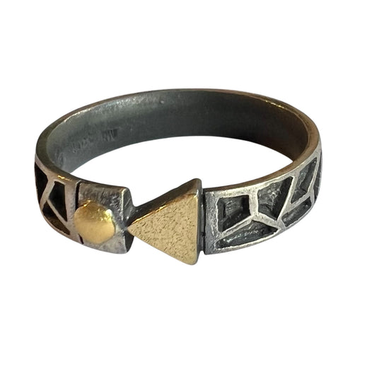 Ring - Abstract Arrow