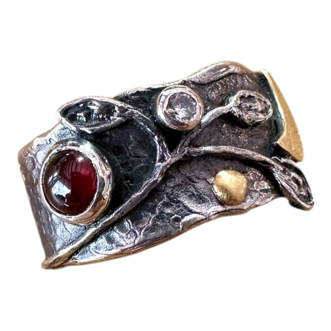 Ring - Garnet Three Leaves