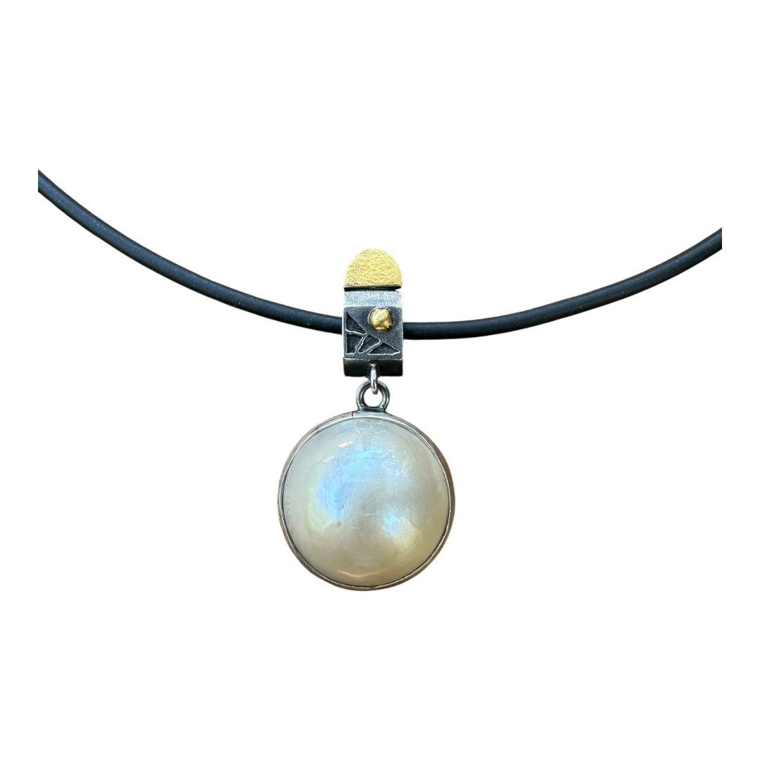 Pendant - Mabe Pearl on Neoprene