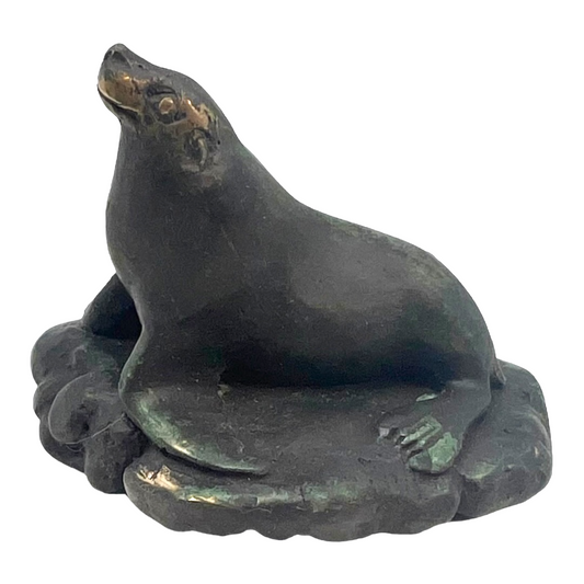 Sealion Bull with 2 Squid