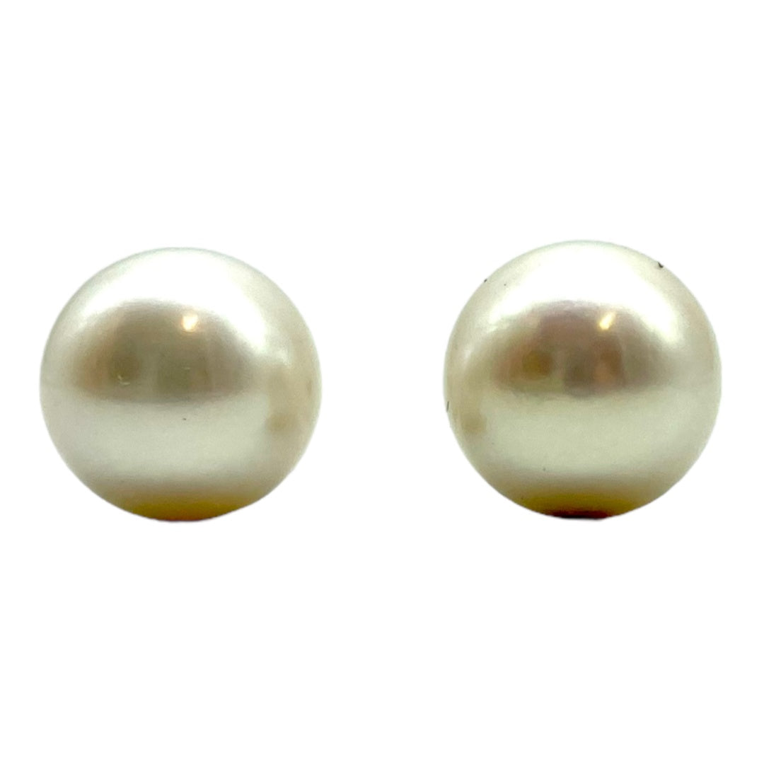 Studs - White Pearls 14mm