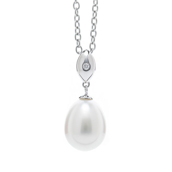 Pendant - 10-11mm Australian South Sea Cultured Pearl with 1 diamond at 0.01ct, 18kt White Gold
