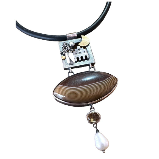 Pendant - 'My Home is My Castle' with Agate