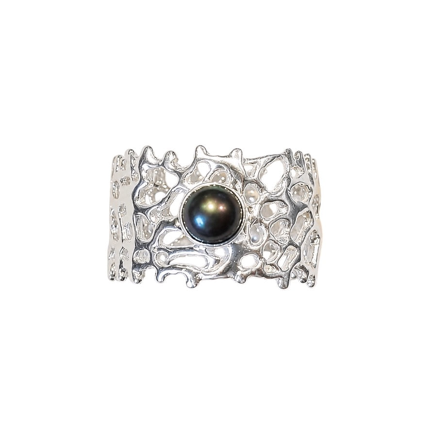 Ring - Fan of the Sea, Silver with Black Pearl