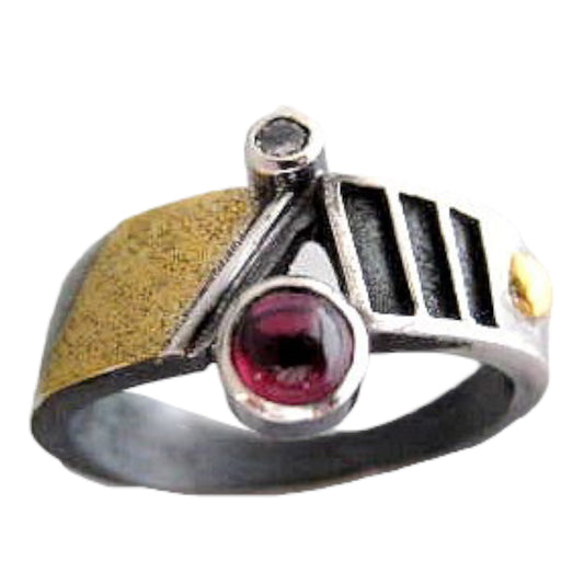 Ring - Garnet CZ with stripes