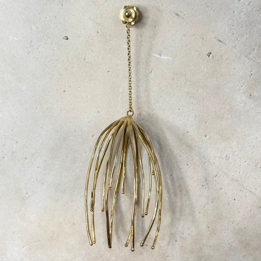 Earring - Anemone Runway, Single Large, Gold Finish