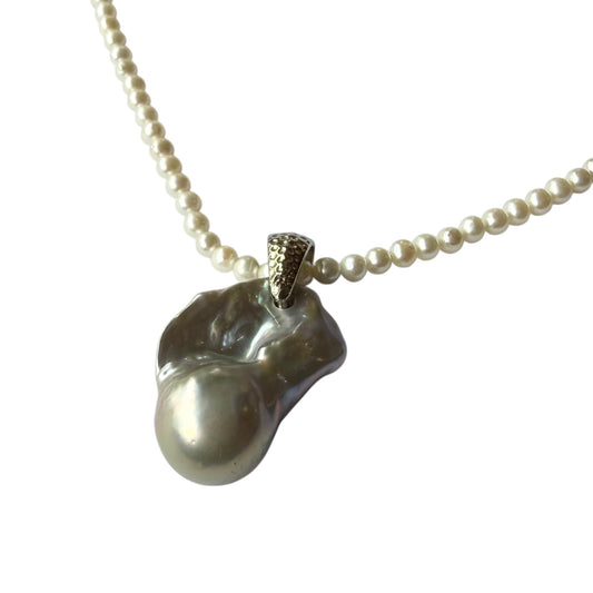 Necklace - Baroque Pearl on Fresh Water Pearl Strand