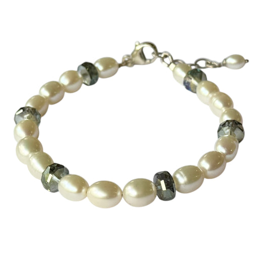 Bracelet - Fresh water Pearls and Swarovski Crystals