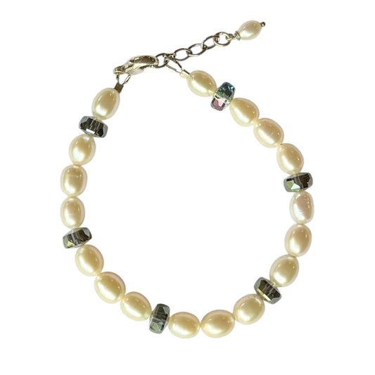 Bracelet - Fresh water Pearls and Swarovski Crystals