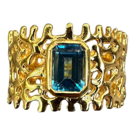 Ring, Fan of the Sea, Yellow Gold, Featuring Emerald Cut Blue Topaz
