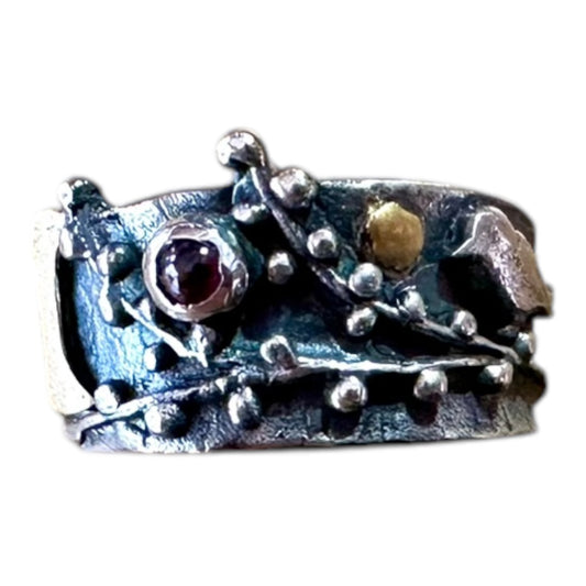 Ring - Garnet Magpie