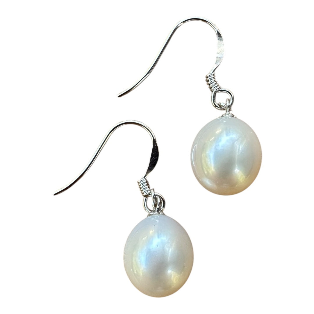 Studs - Pearls 10mm White Drops