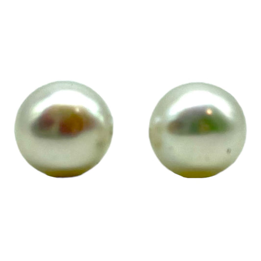 Studs, 10mm White Pearl