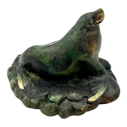 Sealion Bull with 2 Squid