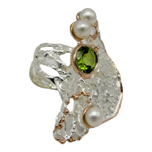 Ring - Coral Garden, 3 Pearl, Peridot, size 6