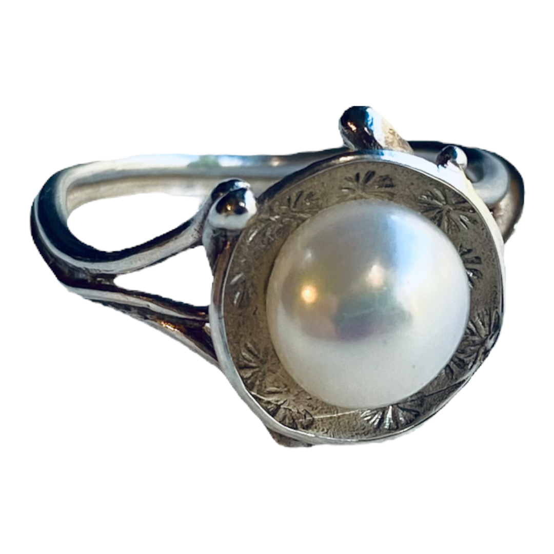 Ring - Silver & Pearl