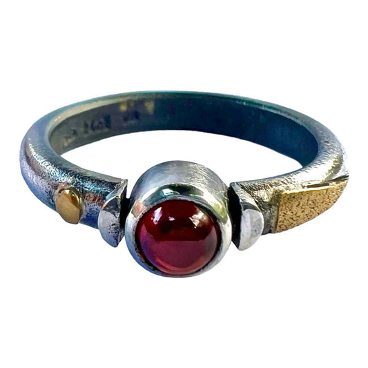 Ring - Centred Garnet Medium