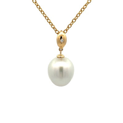 Pendant - 10-11mm Australian South Sea Cultured Pearl, 0.01ct Diamond with 18kt Yellow Gold
